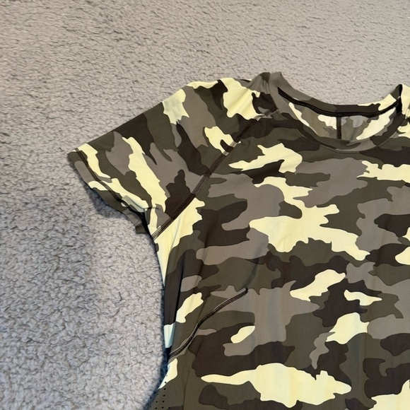Lululemon UVP Run Short Sleeve Size S/4?Heritage 365 Camo Crispin Green Multi - Picture 5 of 11